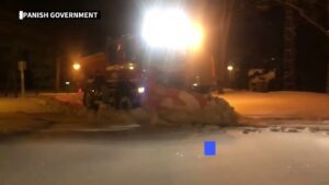 Spanish-military-clears-snow-off-streets-after-Storm-Filomena