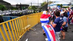 Tear-gas-fired-at-Costa-Rica-tax-protest