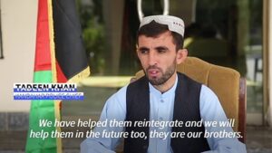 The-Afghan-police-team-welcoming-back-Taliban-fighters