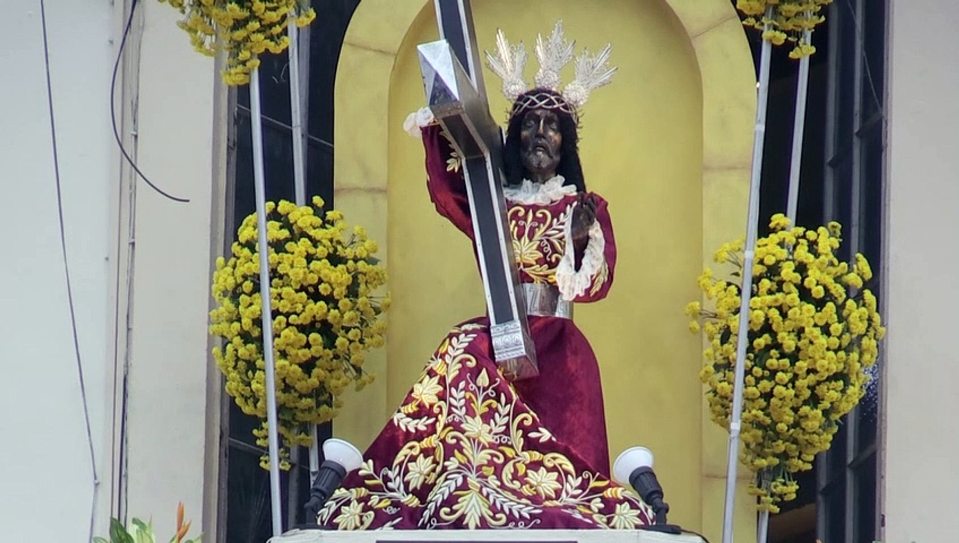 Thousands-flock-to-Philippine-church-for-miracle-from-Catholic-icon