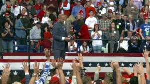 Trump-blames-media-Democrats-for-impeachment-during-Kentucky-rally
