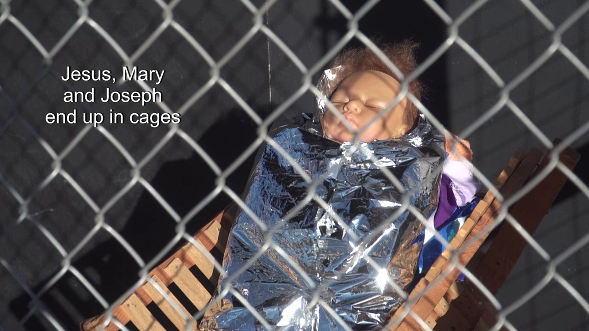 US-church-nativity-scene-puts-Jesus-in-cage-as-detained-refugee