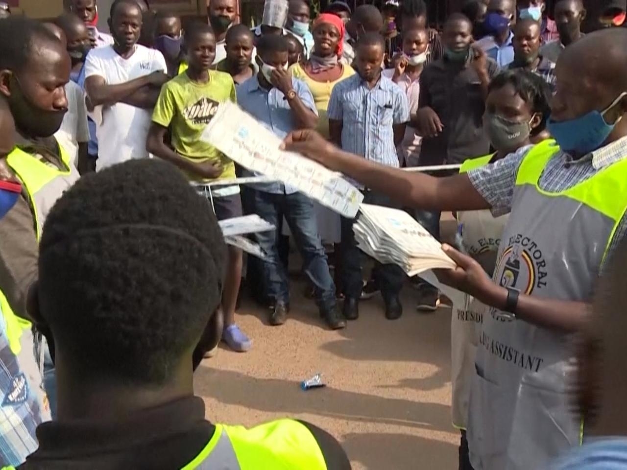 Uganda-vote-count-underway