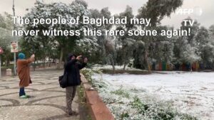 Ultra-rare-snowfall-carpets-Baghdad