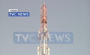 Unknown-man-threatens-to-jump-off-Telecommunication-Mast