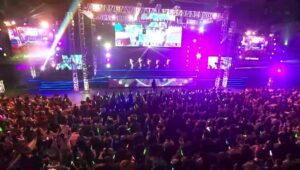 Virtual-idols-take-to-the-real-life-stage-in-China