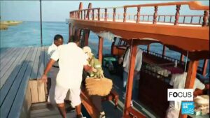 Wealthy-tourists-return-to-Maldives-for-maskless-holidays