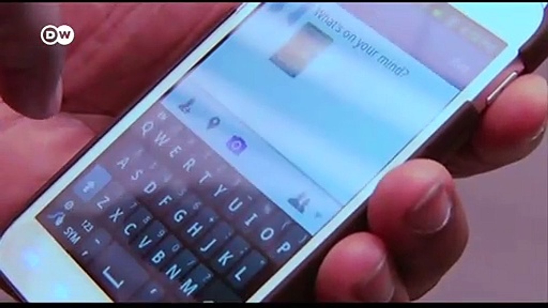 WhatsApp-update-to-expand-data-sharing-sparks-criticism