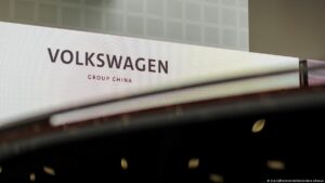 Why-big-automakers-are-losing-China