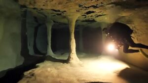 Worlds-deepest-diving-pool-opens-in-Poland