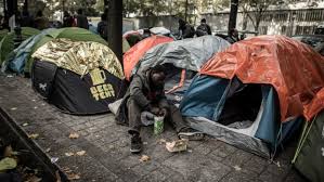Hundreds-of-migrants-still-sleeping-rough-in-Paris-region-amid-Covid-19