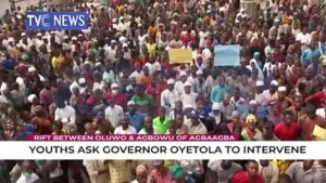 Youths-ask-Governor-Oyetola-to-intervene-in-royal-tussle-between-Oluwo-and-Agbowu