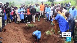Zimbabwe-public-workers-accept-140-pay-hike-but-seek-more