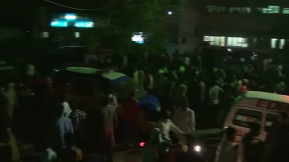 Suicide blast in Pakistan kills at least 65