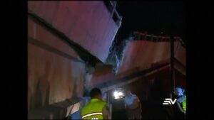 Deadly quake strikes Ecuador