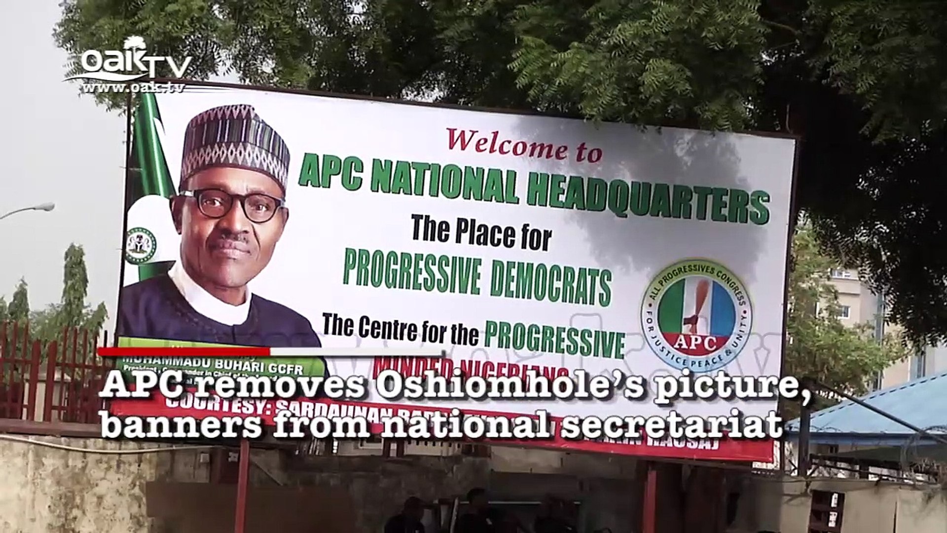 APC-removes-Oshiomholes-picture-banner-from-national-secretariat