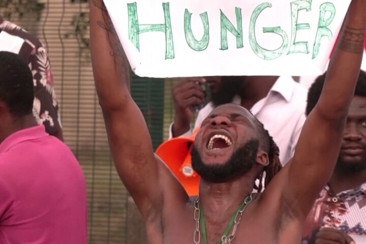 Nigeria inflation falls for first month in well over a year