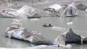 Swiss glaciers melt at record speed