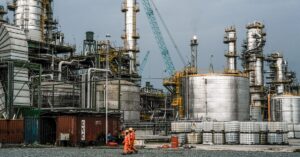 Nigeria seeks to lower fuel prices with new oil refinery