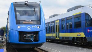 World’s first hydrogen train runs in Germany