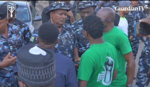 #FearlessOctober1: New Lagos CP “Ishola Lanre” spotted speaking with protest leaders in Ikeja, Lagos