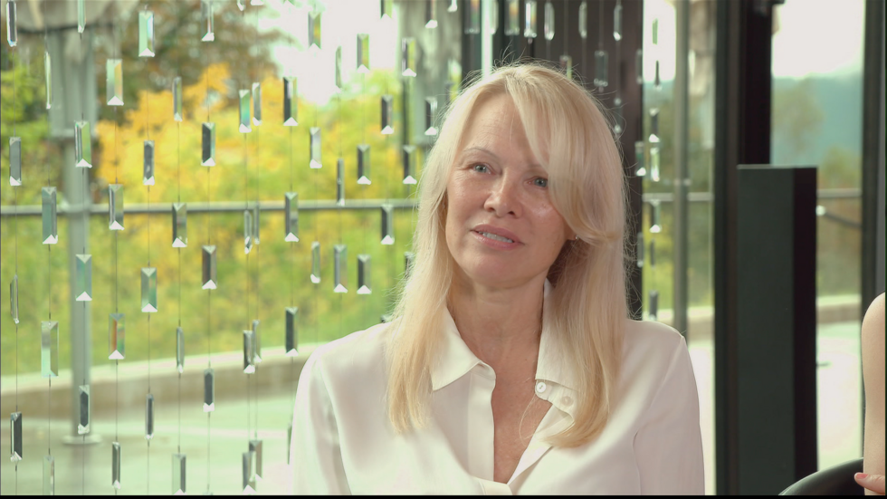 Pamela Anderson returns as ‘The Last Showgirl’