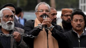 Pakistani journalist charged amid press freedom crackdown