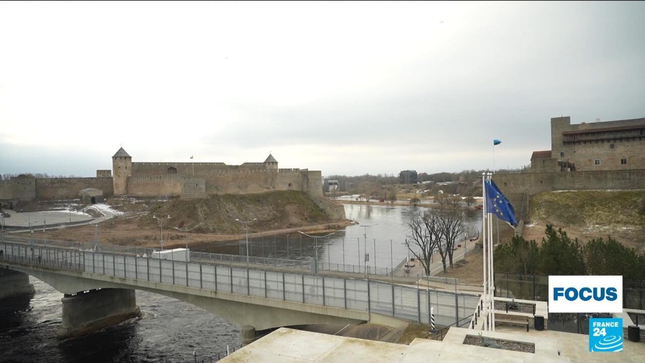 Estonian town of Narva prepares for potential Russian invasion