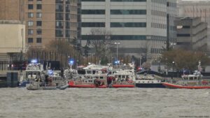 New York helicopter crash kills 6, including Siemens exec