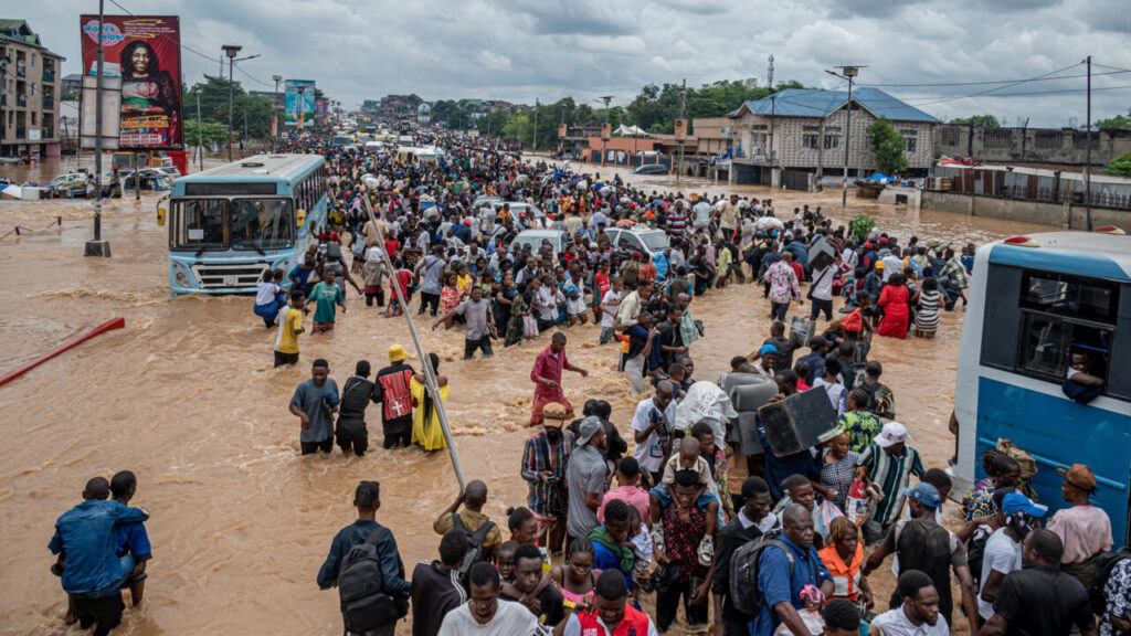 DR Congo: Death toll from Kinshasa floods rises as Tshisekedi meets victims