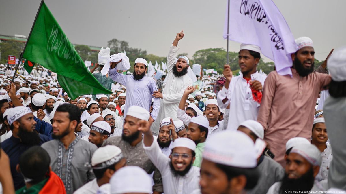Bangladeshi Islamists protest proposal for women’s rights