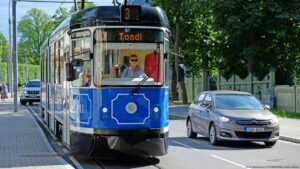 Could free public transportation cut city emissions?