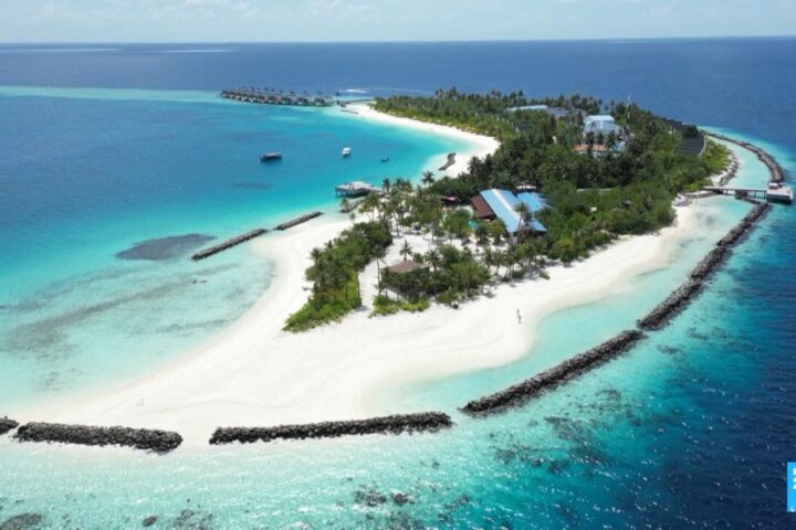 The Maldives, a paradise threatened by rising sea levels