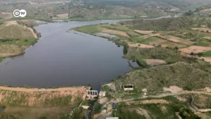 Pakistan: The man who built his own dam
