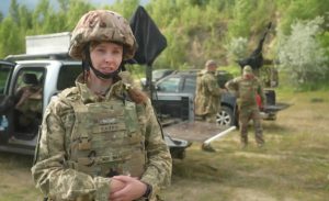 As Russian troops advance, Ukrainians evacuate Pokrovsk