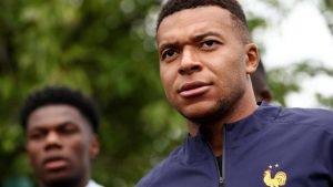 France Begin Their Quest for a Third Star