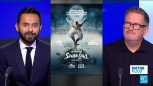 Matthew Bourne brings his contemporary ‘Swan Lake’ to Paris