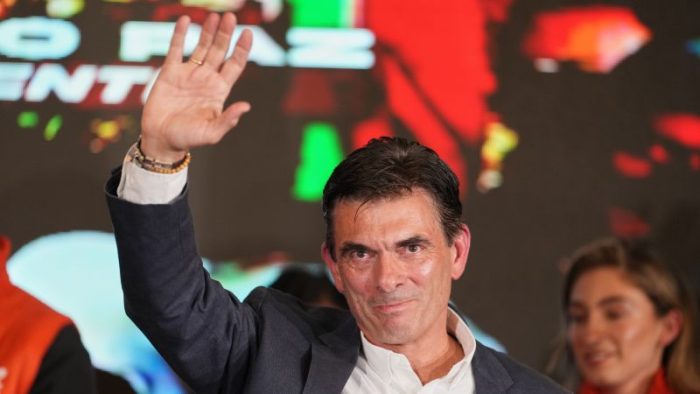 Bolivia: Centrist Paz wins presidency