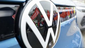 Auto summit: Why German carmakers need help from politics