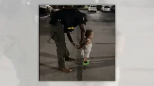 No, ICE agents did not zip-tie a toddler in Chicago