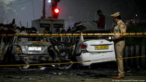 Massive car explosion hits busy tourist area in Delhi