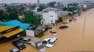 Situation in flood-hit Thailand, Malaysia remains critical