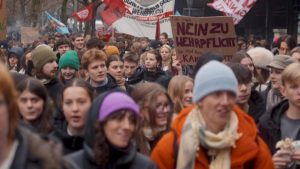 Germany’s youth opposed to return of military service