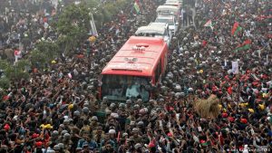 Huge crowds welcome return of exiled Bangladeshi leader