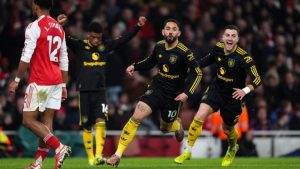 Manchester United stun Arsenal with late Cunha goal