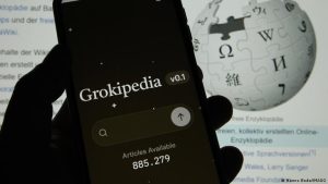 Truth wars: Grokipedia vs. Wikipedia
