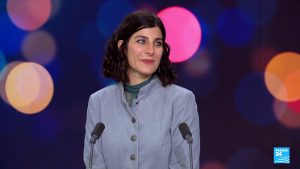 Exiled Iranian-French actress Mina Kavani opens Paris play as Iran crackdown sparks global protests
