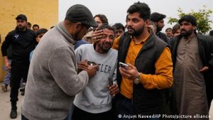 Pakistan: Dozens killed in blast at Islamabad Shiite mosque dw