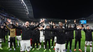 High-flying Lens reclaim top spot in Ligue 1 with hammering of Paris FC