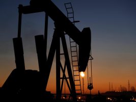 Oil prices top $100 as market braces for long conflict